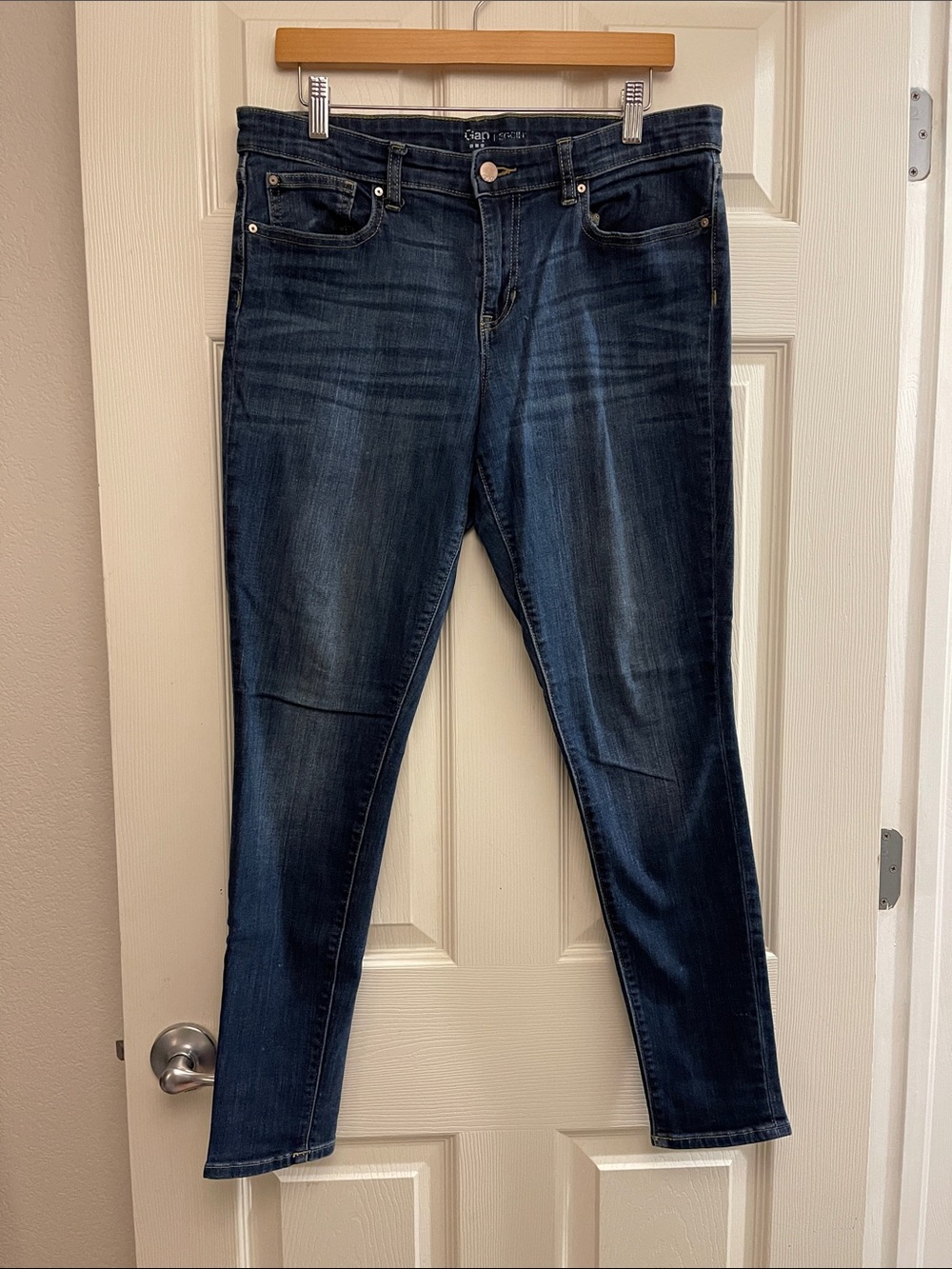 GAP Dark Blue Skinny Jeans - Women's Stretch Denim